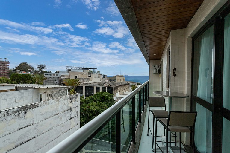Lindo Apartamento Recém Renovado no Arpoador