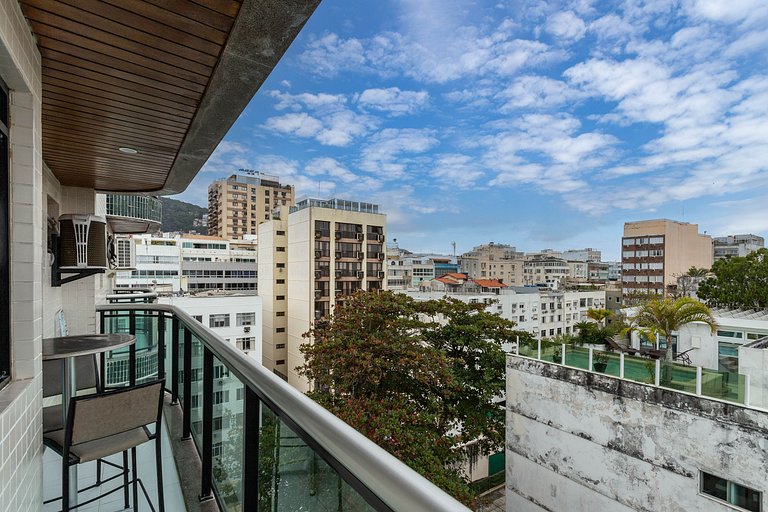 Lindo Apartamento Recém Renovado no Arpoador
