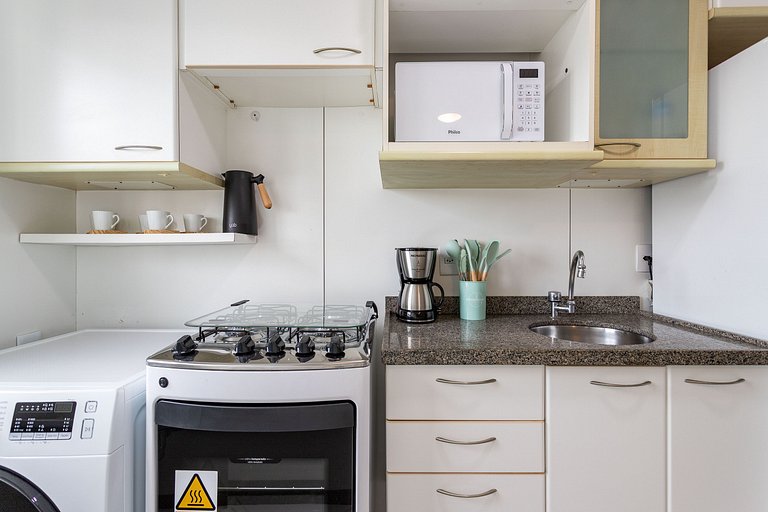 Lindo Apartamento Recém Renovado no Arpoador