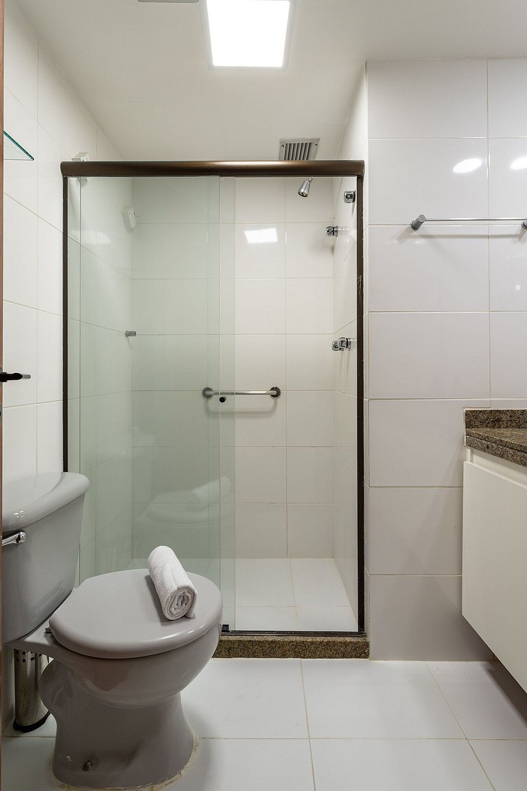Lindo Apartamento Recém Renovado no Arpoador