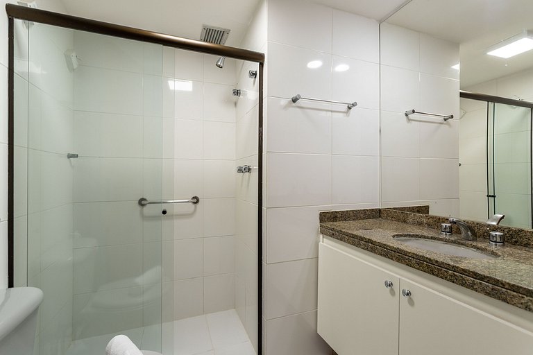 Lindo Apartamento Recém Renovado no Arpoador