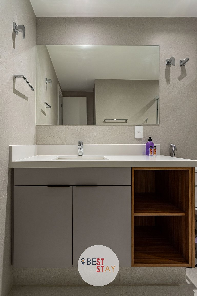 Espaçoso Apartamento em Ipanema, Recém Reformado