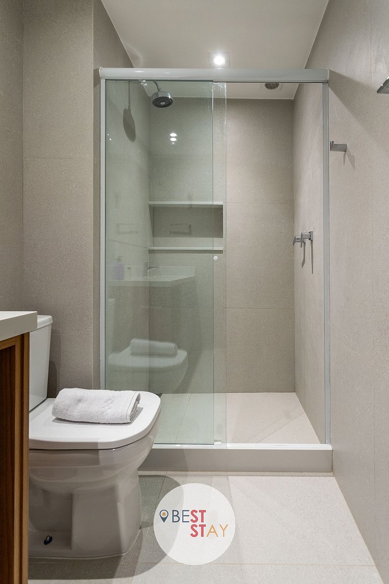 Espaçoso Apartamento em Ipanema, Recém Reformado