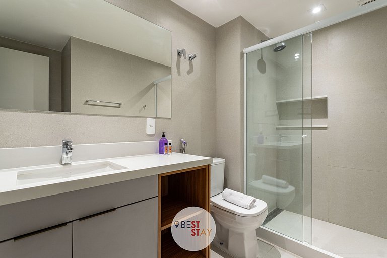 Espaçoso Apartamento em Ipanema, Recém Reformado