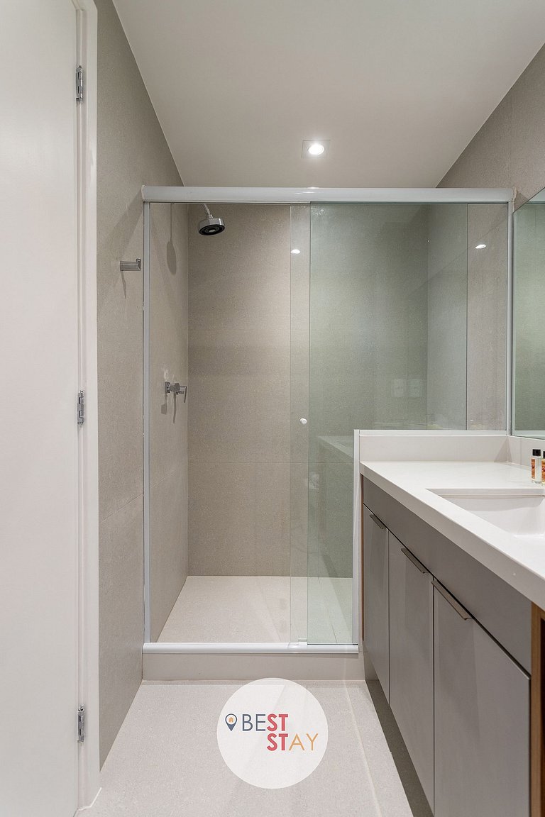 Espaçoso Apartamento em Ipanema, Recém Reformado