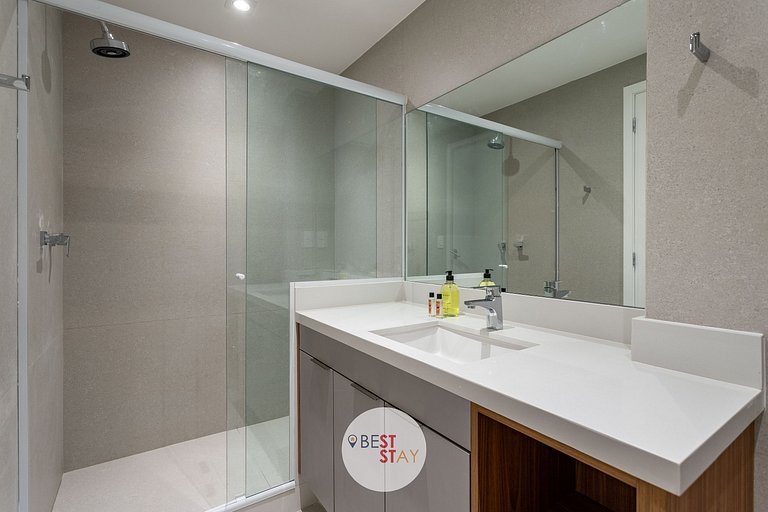 Espaçoso Apartamento em Ipanema, Recém Reformado