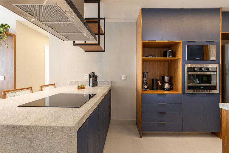 Espaçoso Apartamento Recém Reformado em Copacabana