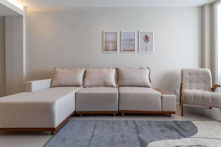 Espaçoso Apartamento Recém Reformado em Copacabana