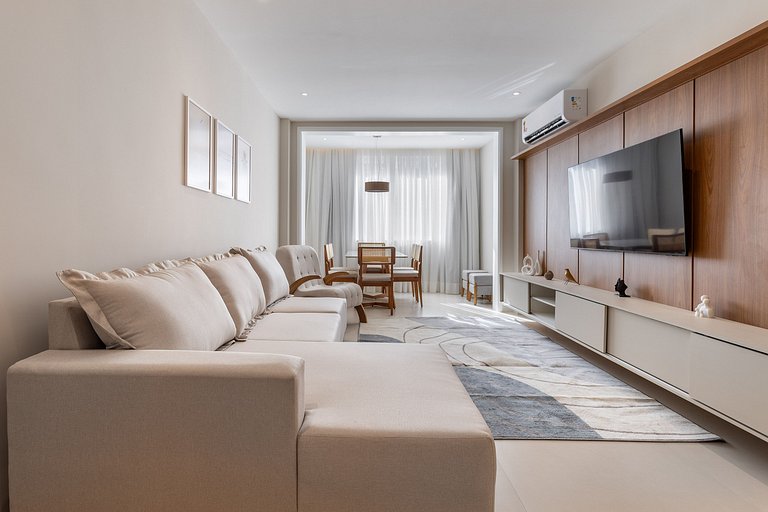 Espaçoso Apartamento Recém Reformado em Copacabana