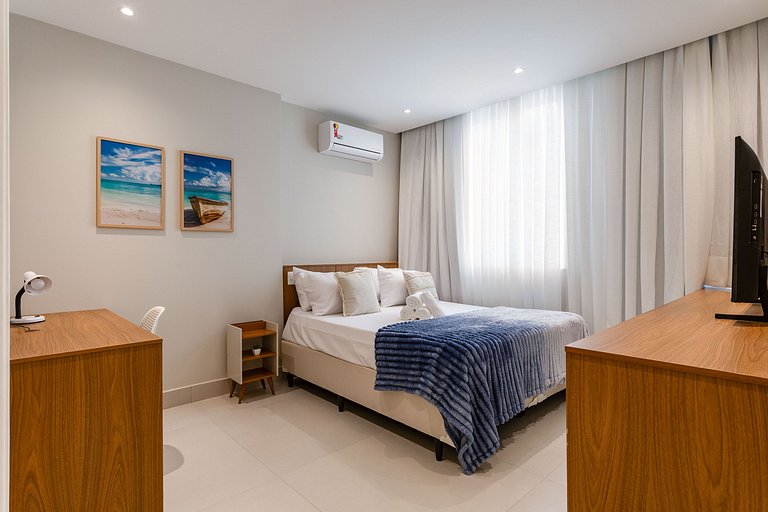 Espaçoso Apartamento Recém Reformado em Copacabana