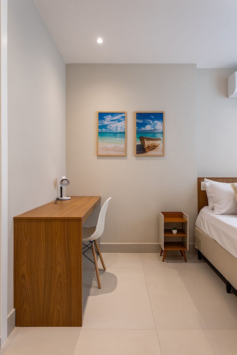 Espaçoso Apartamento Recém Reformado em Copacabana