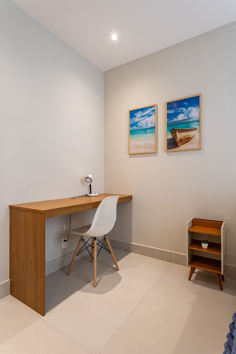 Espaçoso Apartamento Recém Reformado em Copacabana