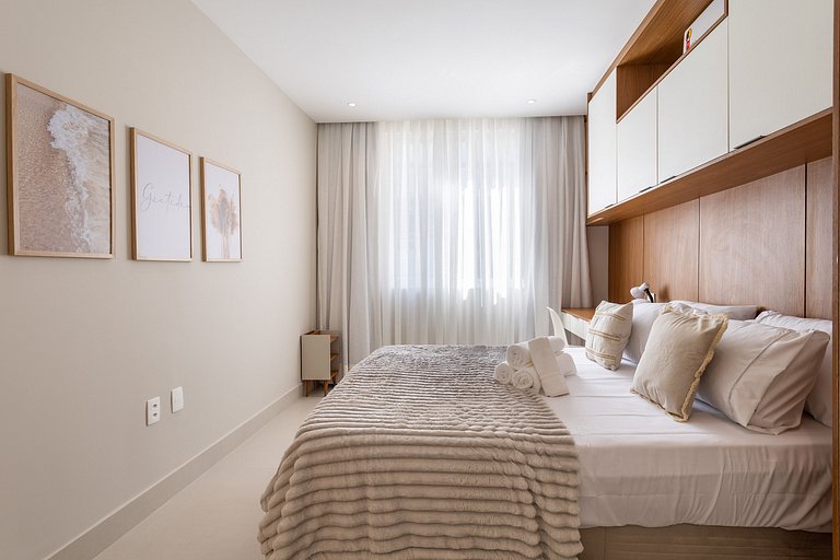 Espaçoso Apartamento Recém Reformado em Copacabana