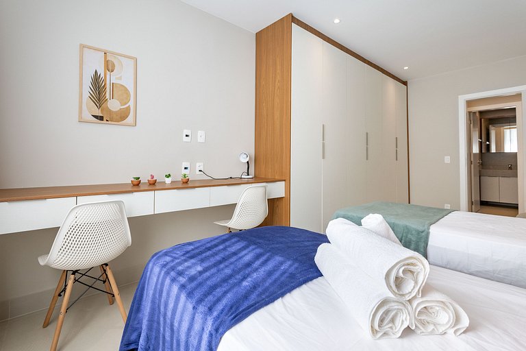 Espaçoso Apartamento Recém Reformado em Copacabana