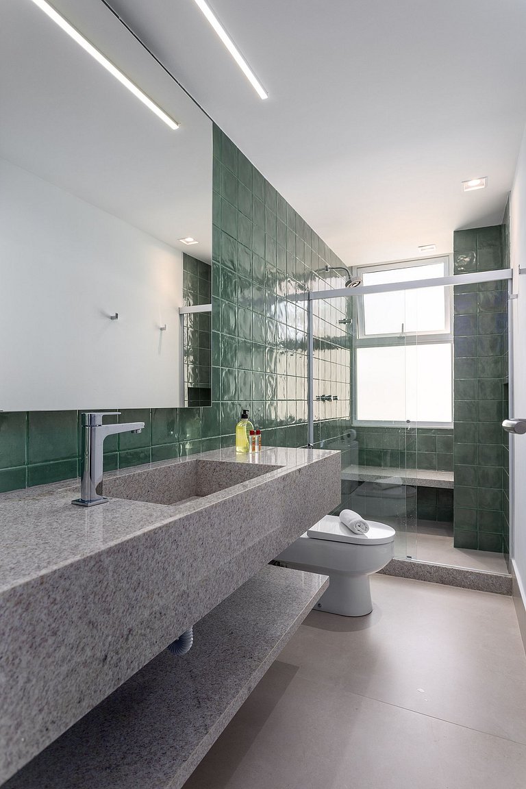 Lindo Apartamento de 3 Quartos Perto do Arpoador