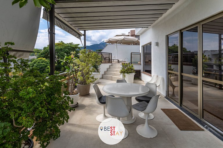 Espaçosa Cobertura no Jardim Oceânico Perto Praia