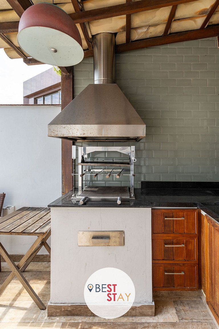 Espaçosa Cobertura no Jardim Oceânico Perto Praia