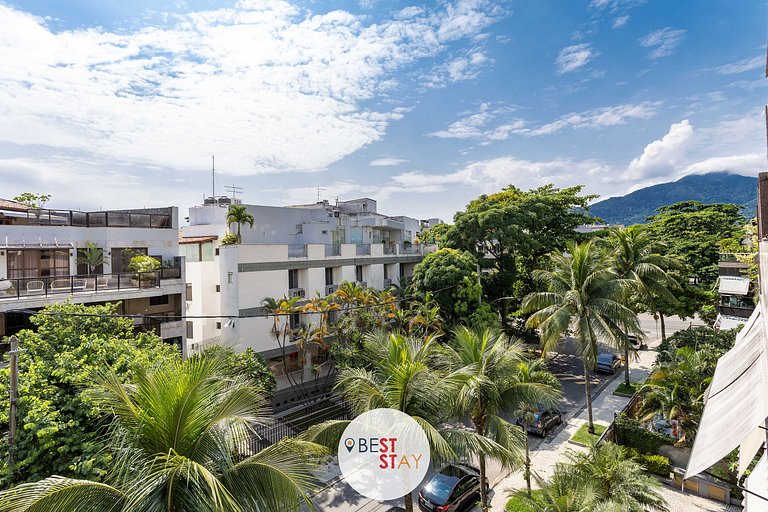 Espaçosa Cobertura no Jardim Oceânico Perto Praia