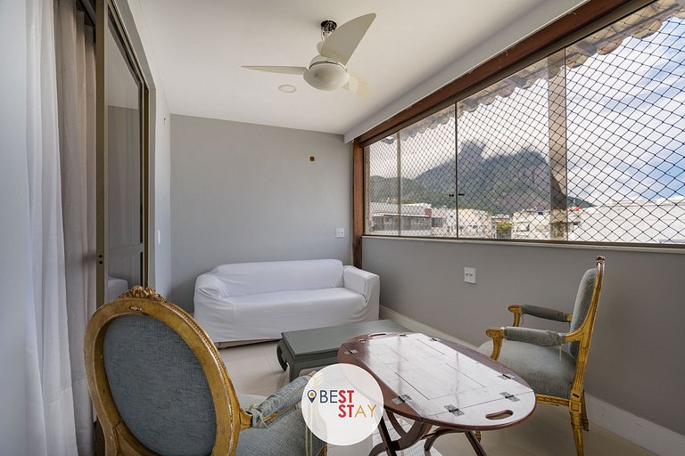 Espaçosa Cobertura no Jardim Oceânico Perto Praia