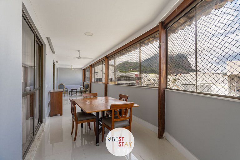 Espaçosa Cobertura no Jardim Oceânico Perto Praia