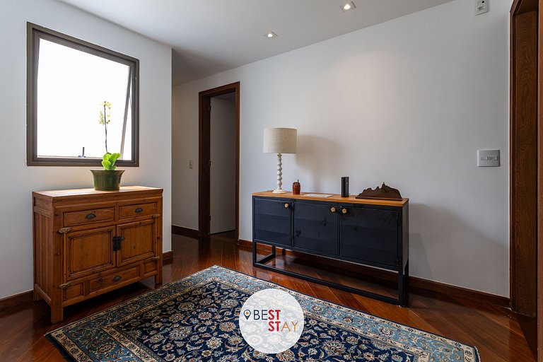 Espaçosa Cobertura no Jardim Oceânico Perto Praia