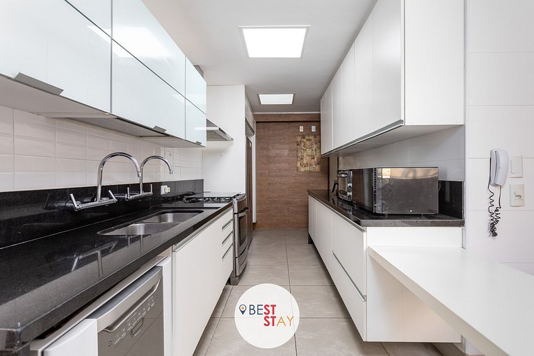 Espaçosa Cobertura no Jardim Oceânico Perto Praia