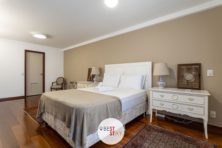 Espaçosa Cobertura no Jardim Oceânico Perto Praia