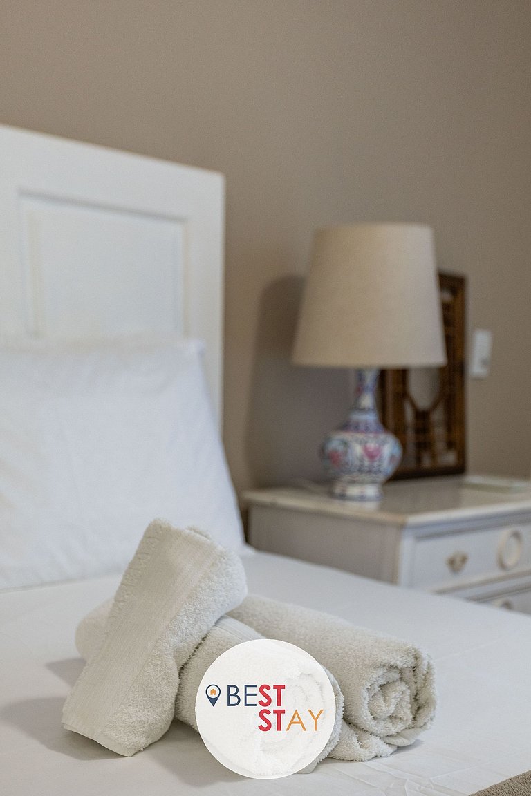 Espaçosa Cobertura no Jardim Oceânico Perto Praia