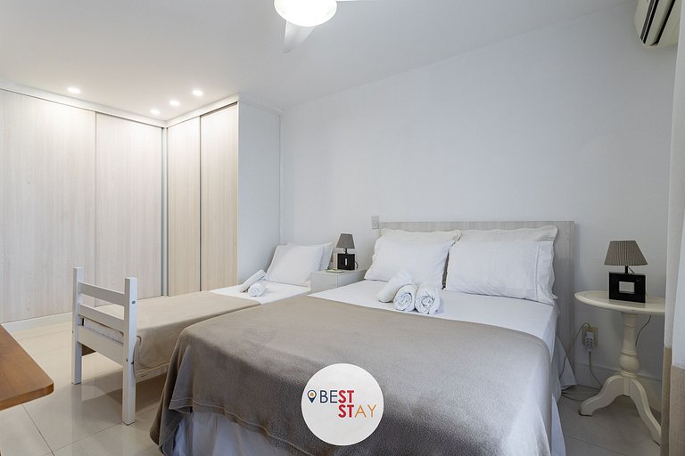 Espaçosa Cobertura no Jardim Oceânico Perto Praia