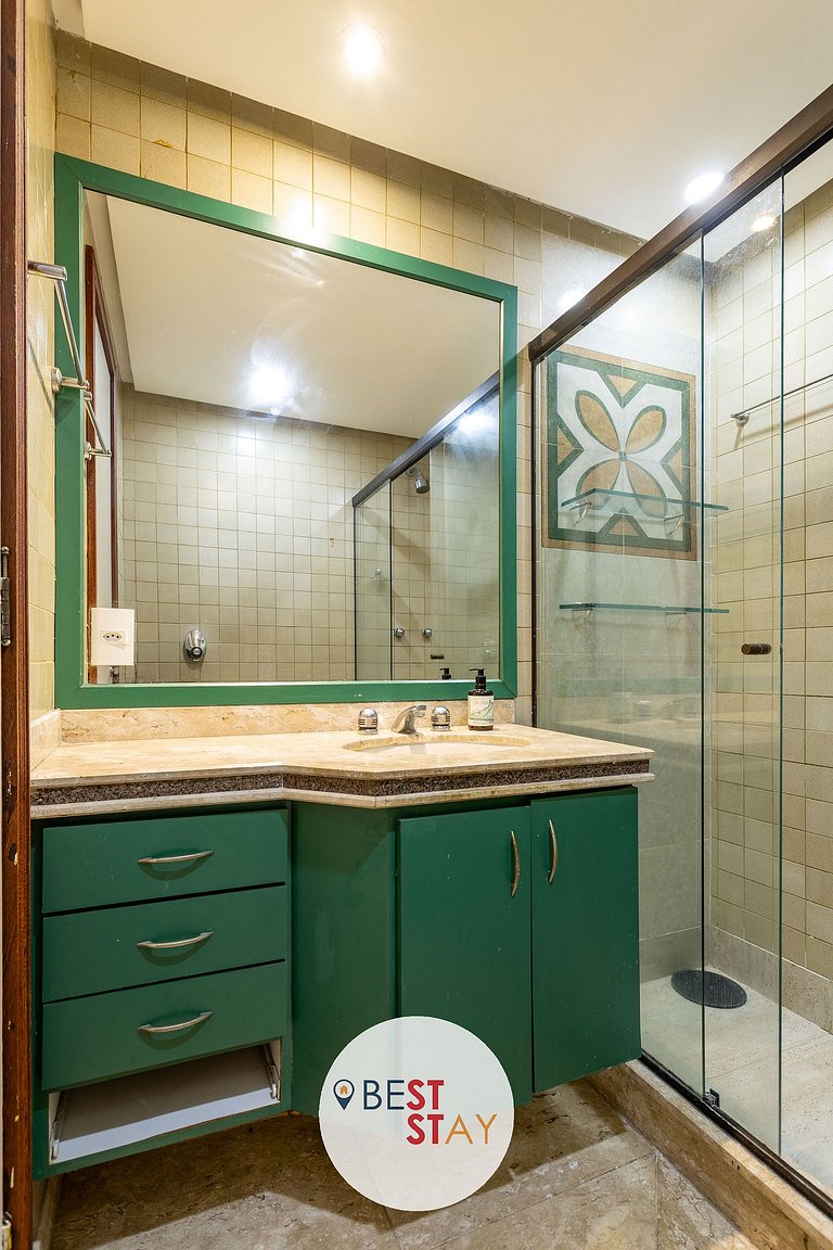 Espaçosa Cobertura no Jardim Oceânico Perto Praia