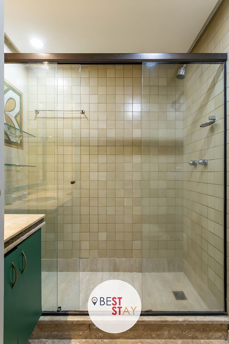 Espaçosa Cobertura no Jardim Oceânico Perto Praia