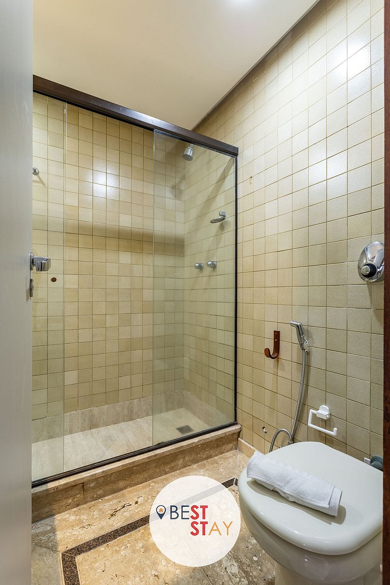 Espaçosa Cobertura no Jardim Oceânico Perto Praia