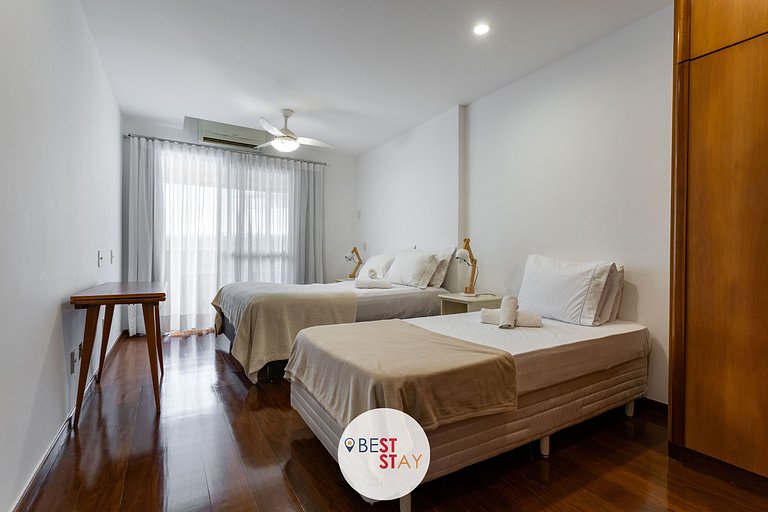 Espaçosa Cobertura no Jardim Oceânico Perto Praia