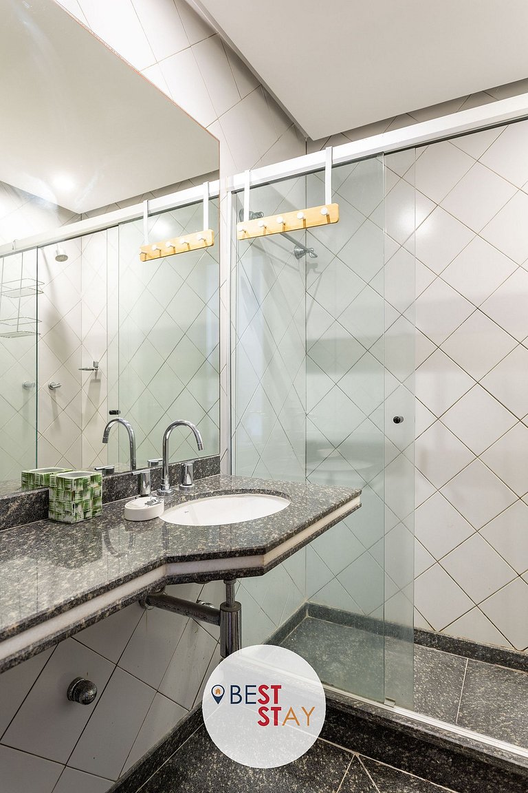 Espaçosa Cobertura no Jardim Oceânico Perto Praia