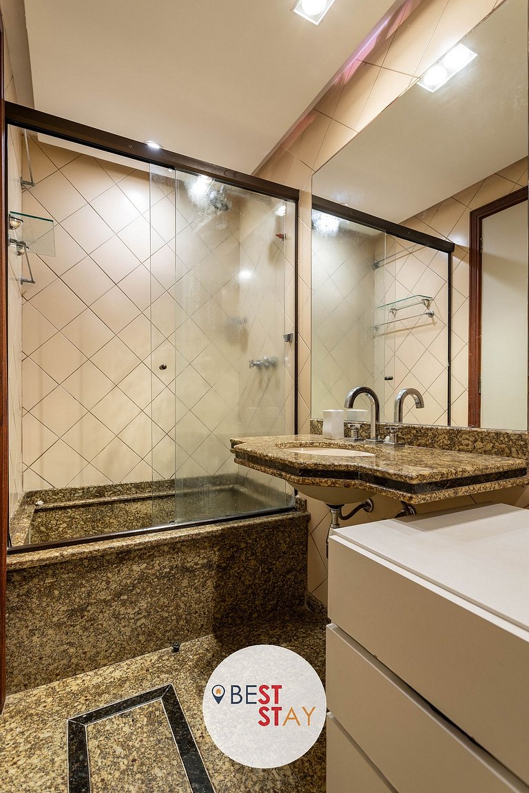 Espaçosa Cobertura no Jardim Oceânico Perto Praia