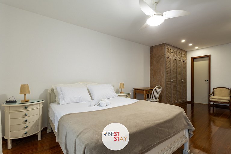 Espaçosa Cobertura no Jardim Oceânico Perto Praia