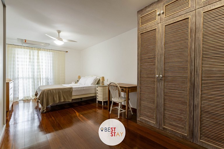 Espaçosa Cobertura no Jardim Oceânico Perto Praia