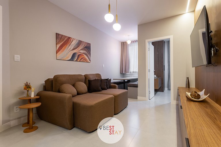 Oportunidade - Reformado Apartamento em Copacabana