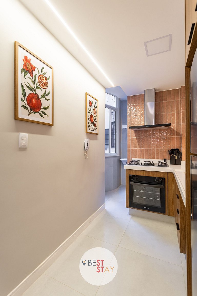Oportunidade - Reformado Apartamento em Copacabana