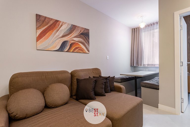 Oportunidade - Reformado Apartamento em Copacabana