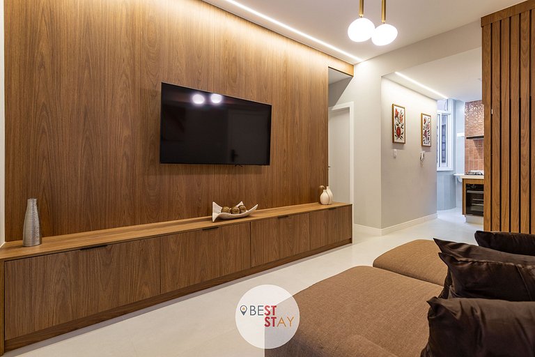 Oportunidade - Reformado Apartamento em Copacabana
