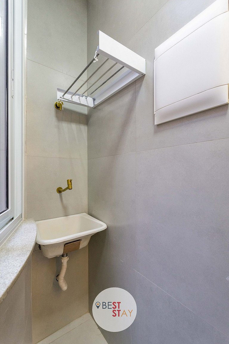 Oportunidade - Reformado Apartamento em Copacabana