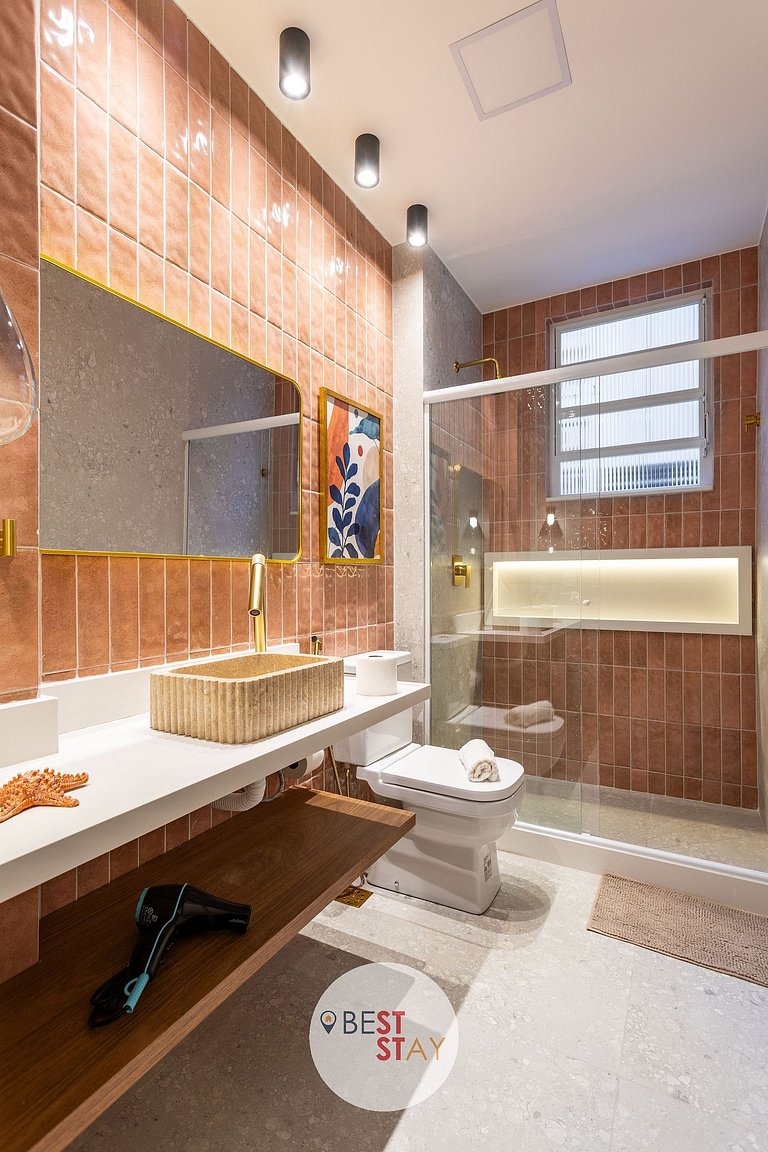 Oportunidade - Reformado Apartamento em Copacabana