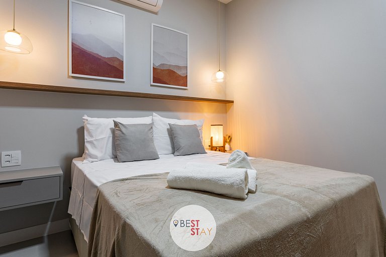 Oportunidade - Reformado Apartamento em Copacabana