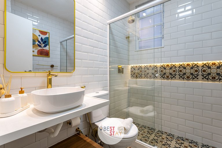 Oportunidade - Reformado Apartamento em Copacabana